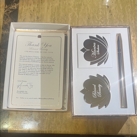 Natural Lip Cream Set - Silver - Picture 2 of 3